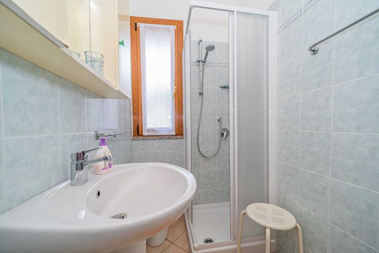 Appartamento in villa 2-3 posti con ampio giardino privato foto 10